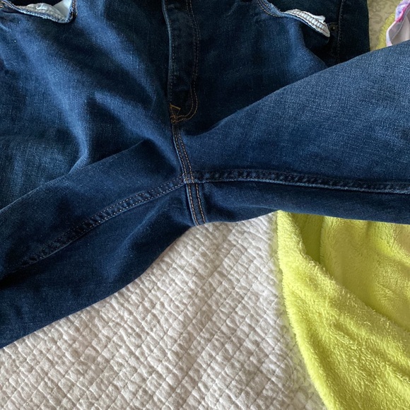 Old Navy Plus Size Mid-Rise Rockstar Super-Skinny Jeans - Picture 8 of 11